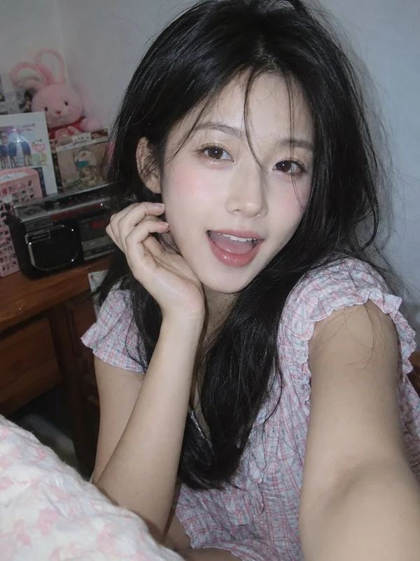 Adult-presenting fictional portrait for aipornimagetovideo.com: korean style home snapshot vintage digital photo